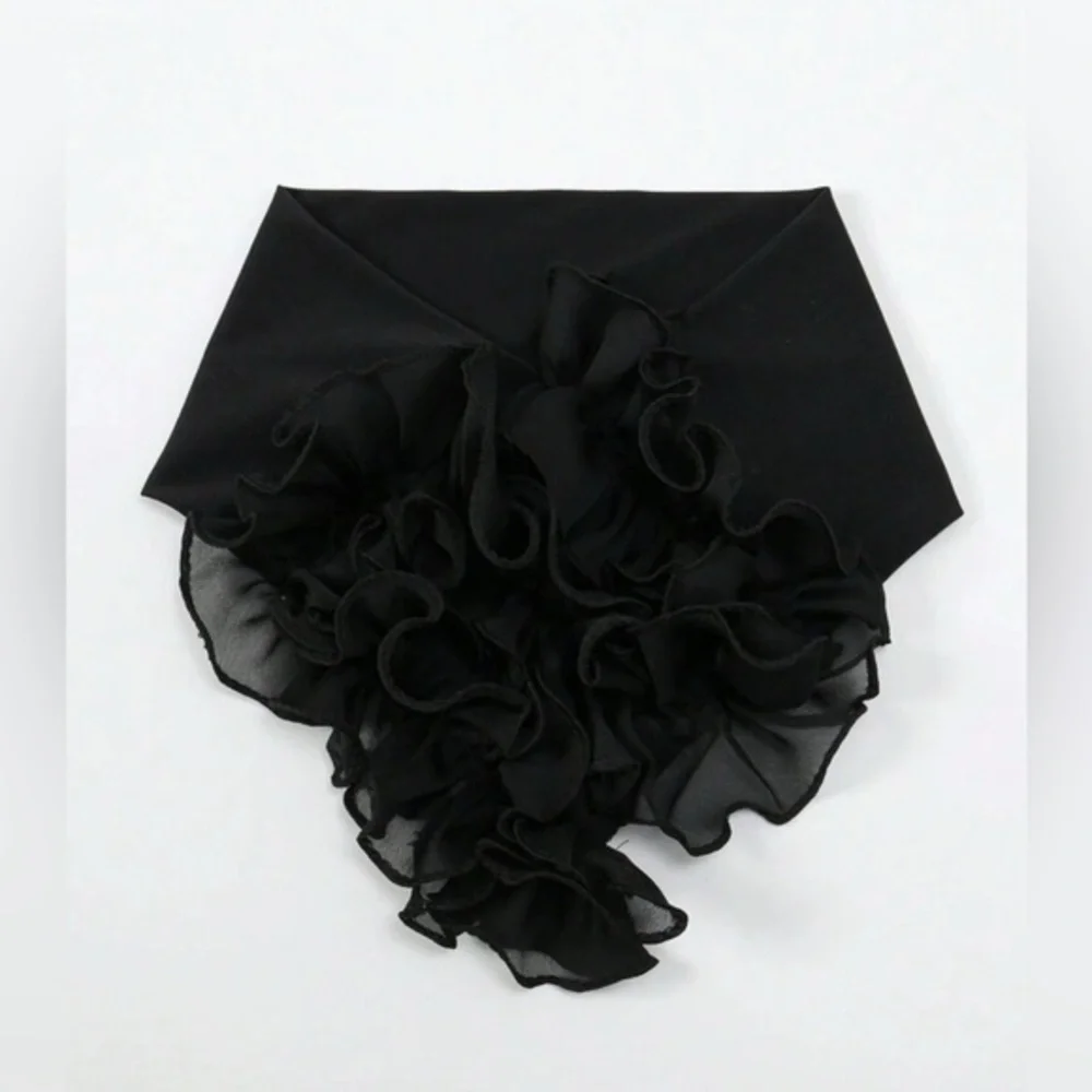 ✨NEW✨ Elegant Black Ruffled neck Scarf